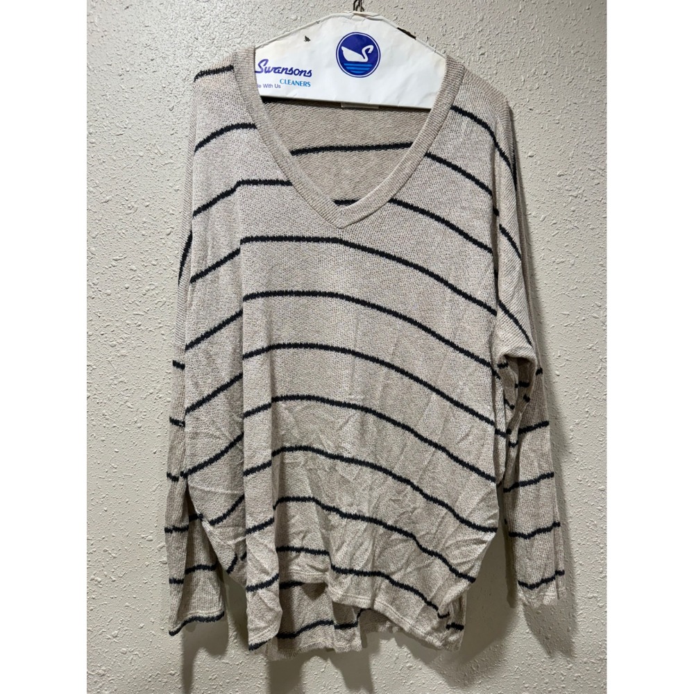 Charlotte Avery Womens Striped V-Neck Lightweight Knit Oversized Sweater Beige‎